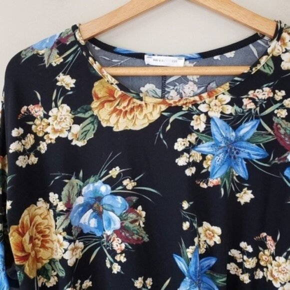 Reb & J | Sueded Floral Side Knot Top - Picture 4 of 6